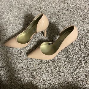 Womens size nude 7 heels
